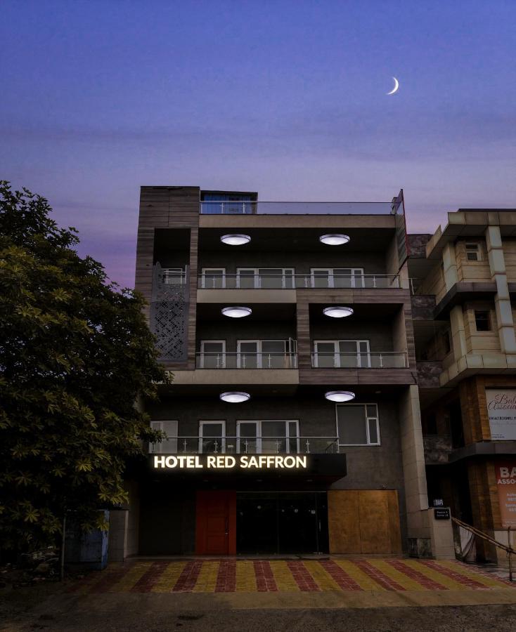 Hotel Red Saffron Új-Delhi Kültér fotó