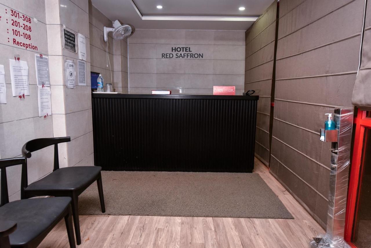 Hotel Red Saffron Új-Delhi Kültér fotó