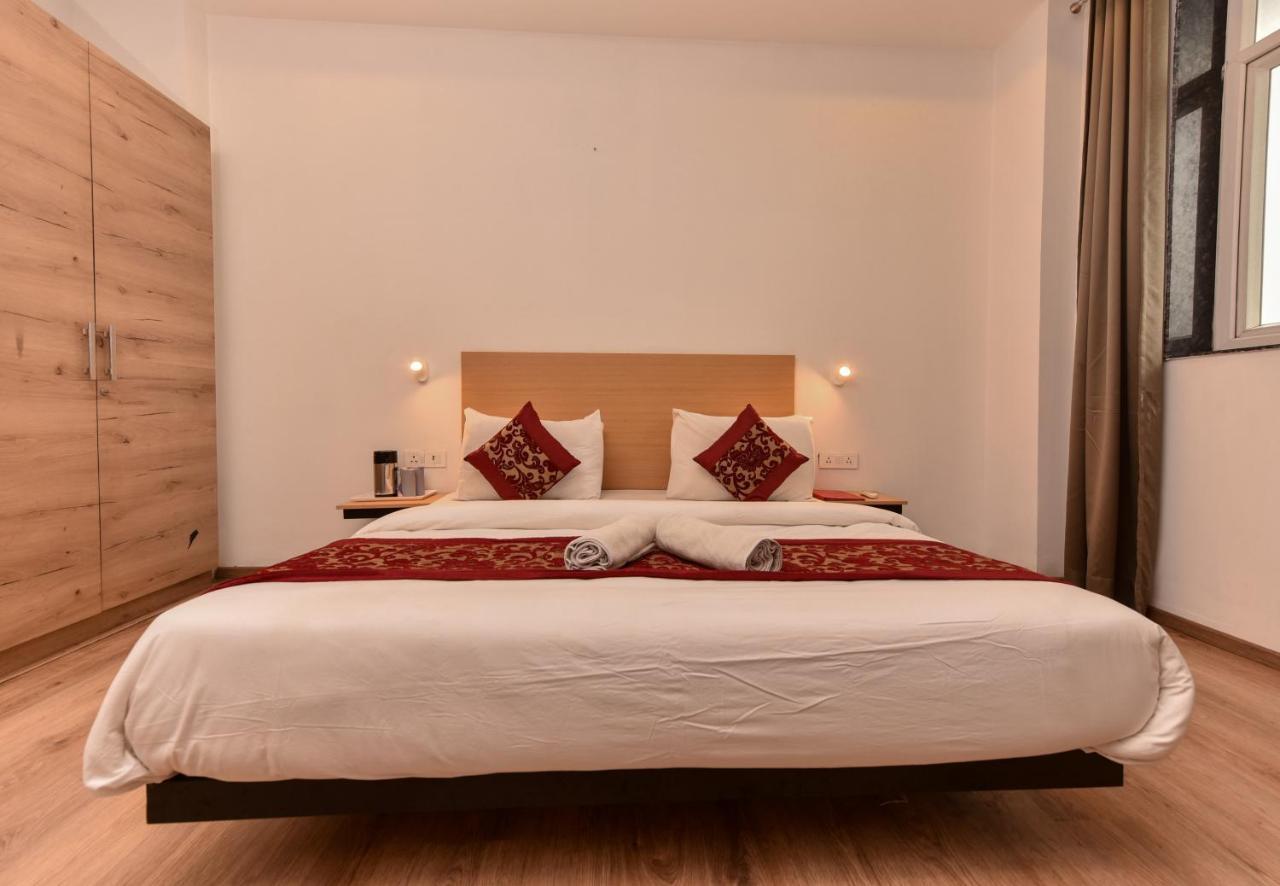 Hotel Red Saffron Új-Delhi Kültér fotó