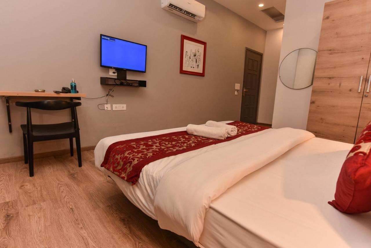 Hotel Red Saffron Új-Delhi Kültér fotó
