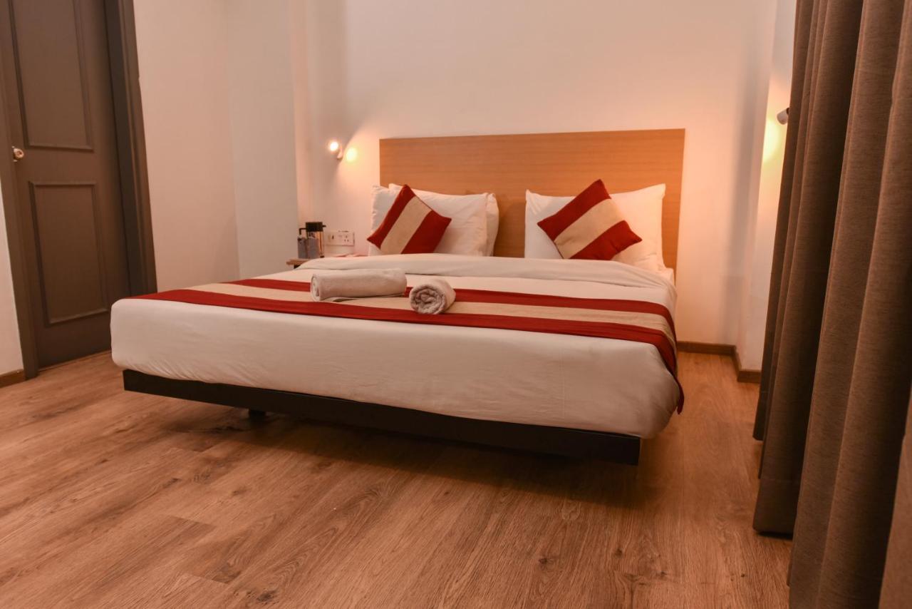 Hotel Red Saffron Új-Delhi Kültér fotó